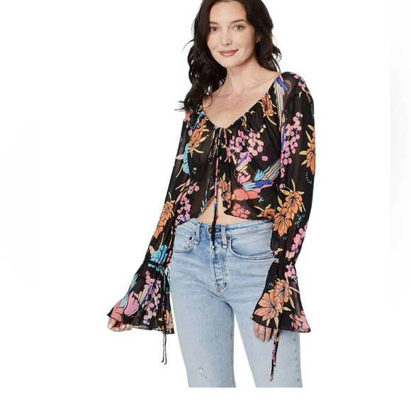 Free People Of Paradise Floral Bell Sleeve Blouse sz XS NWT - Picture 1 of 8